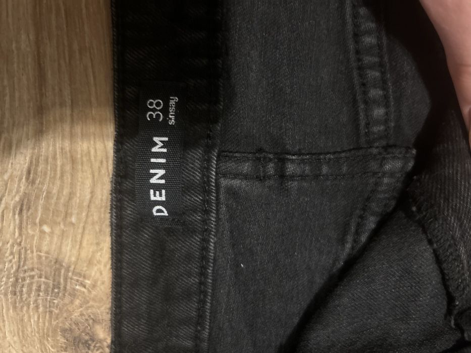 piękna, dopasowana spódnica damska.