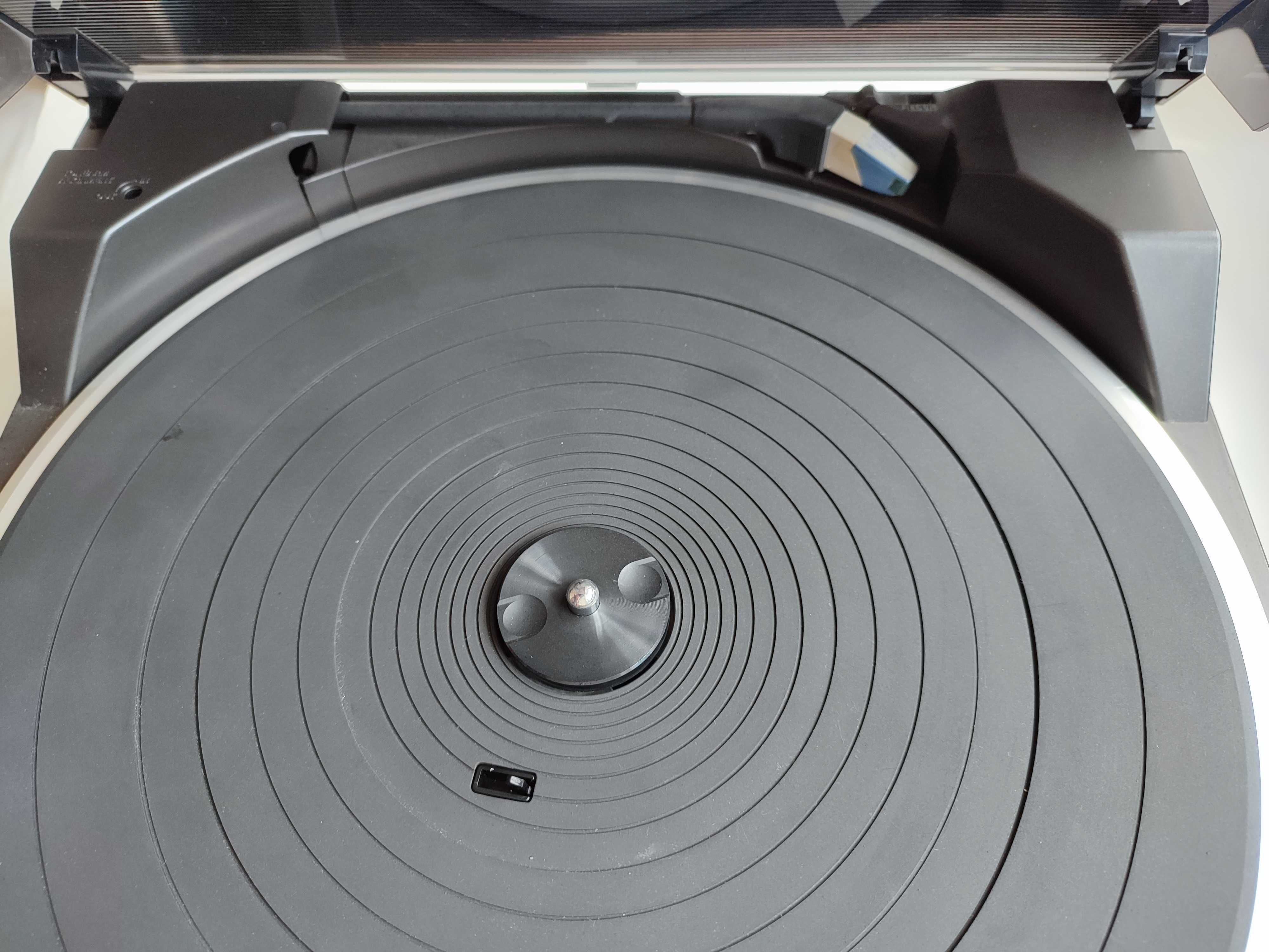 gramofon Technics SL-JS1