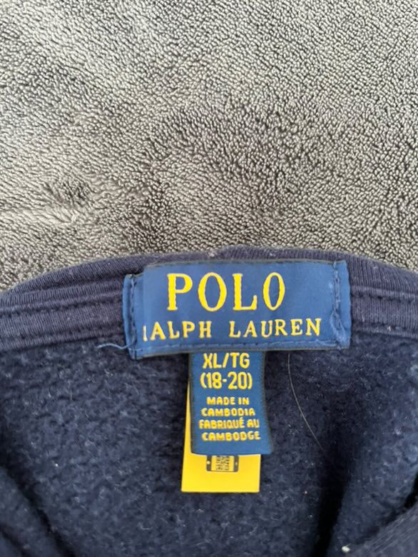 casaco ralph lauren azul com simbolo vermelho
