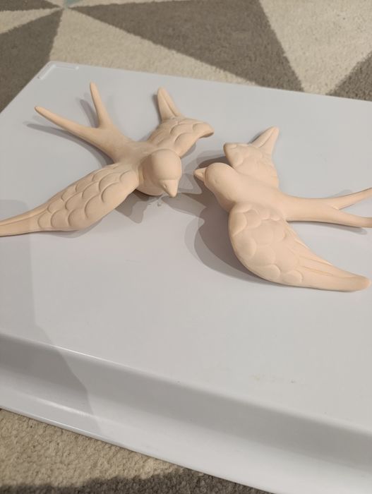 Conjunto de andorinhas em cerâmica