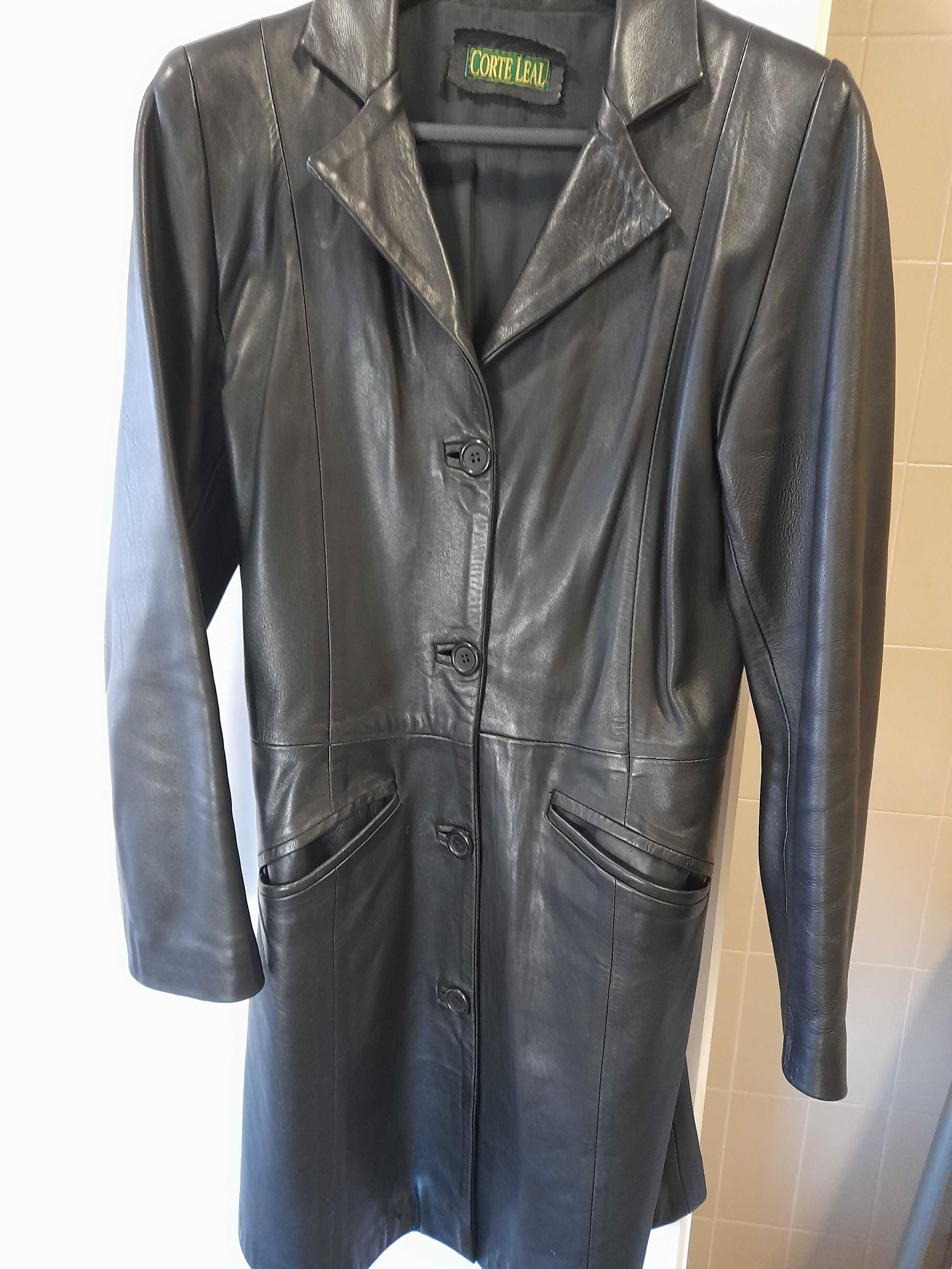 Blazer/casaco comprido em pele preta