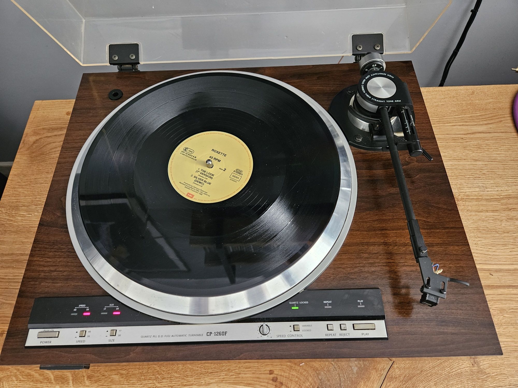 Gramofon Onkyo CP-1260F