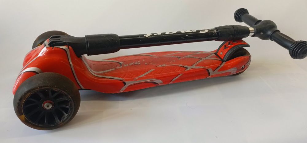 Детский самокат (Спайдер мен)