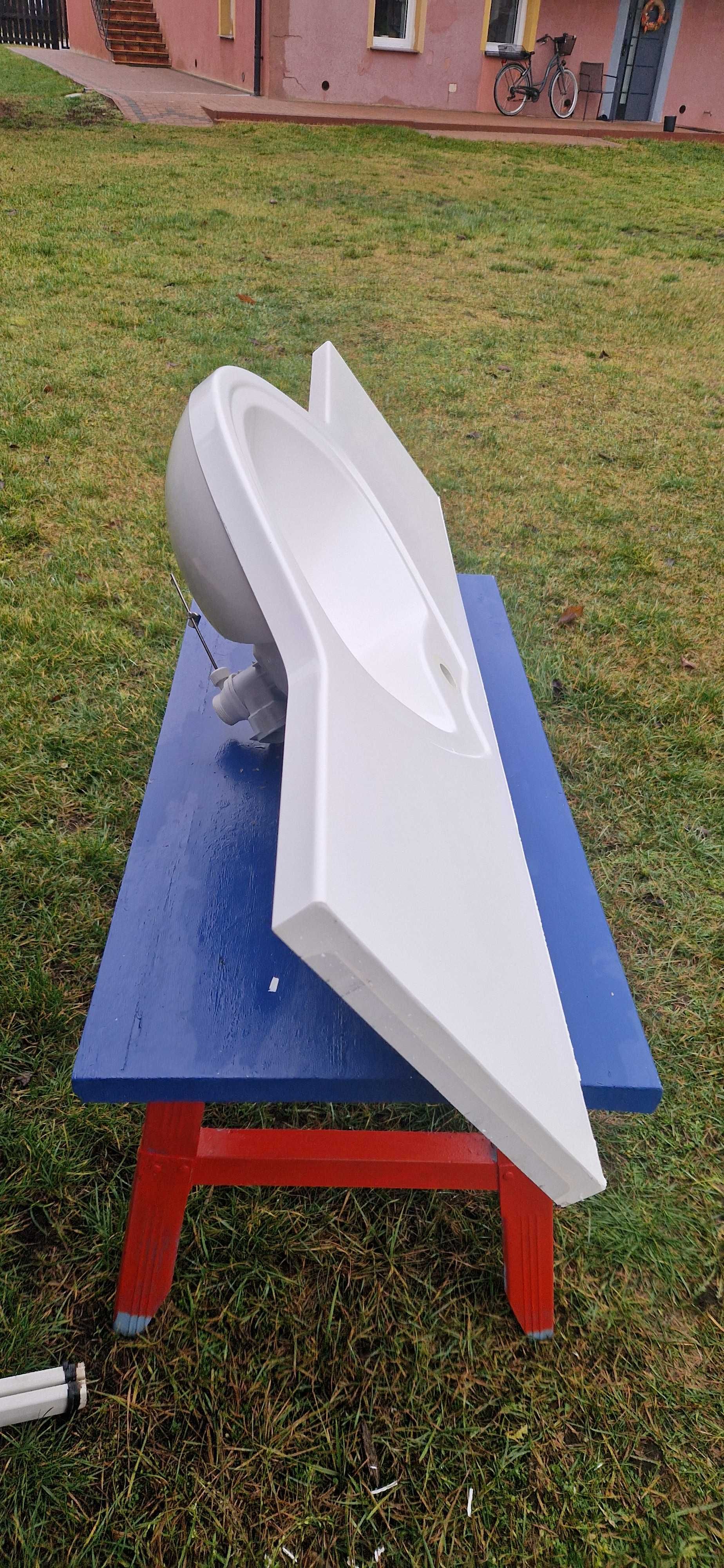 Umywalka ceramiczna 146,5 cm. x 52,5 cm.