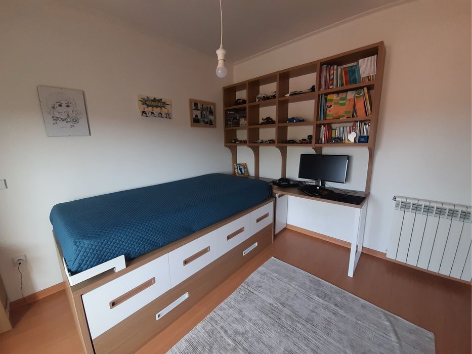 Cama com dois colchões