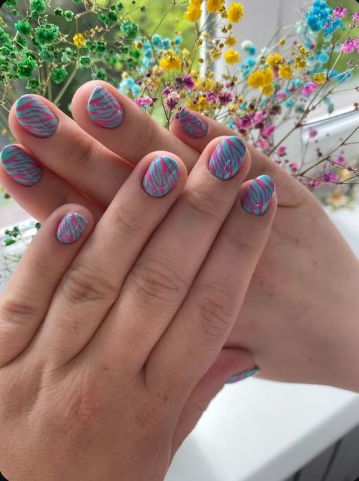Manicure hybrydowy, Przedłużenie paznokci