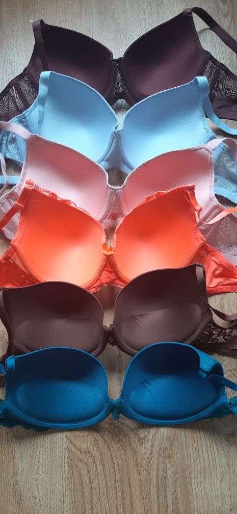 4 szt biusonosze nowe 85B