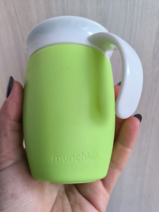 Чашка-непроливайка Munchkin Miracle 360 Trainer Cup с ручками, від 6 м
