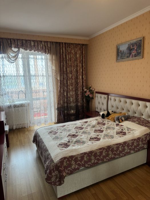 Продаж 2 кім ЦЕНТР 81 м, з якісним ремонтом