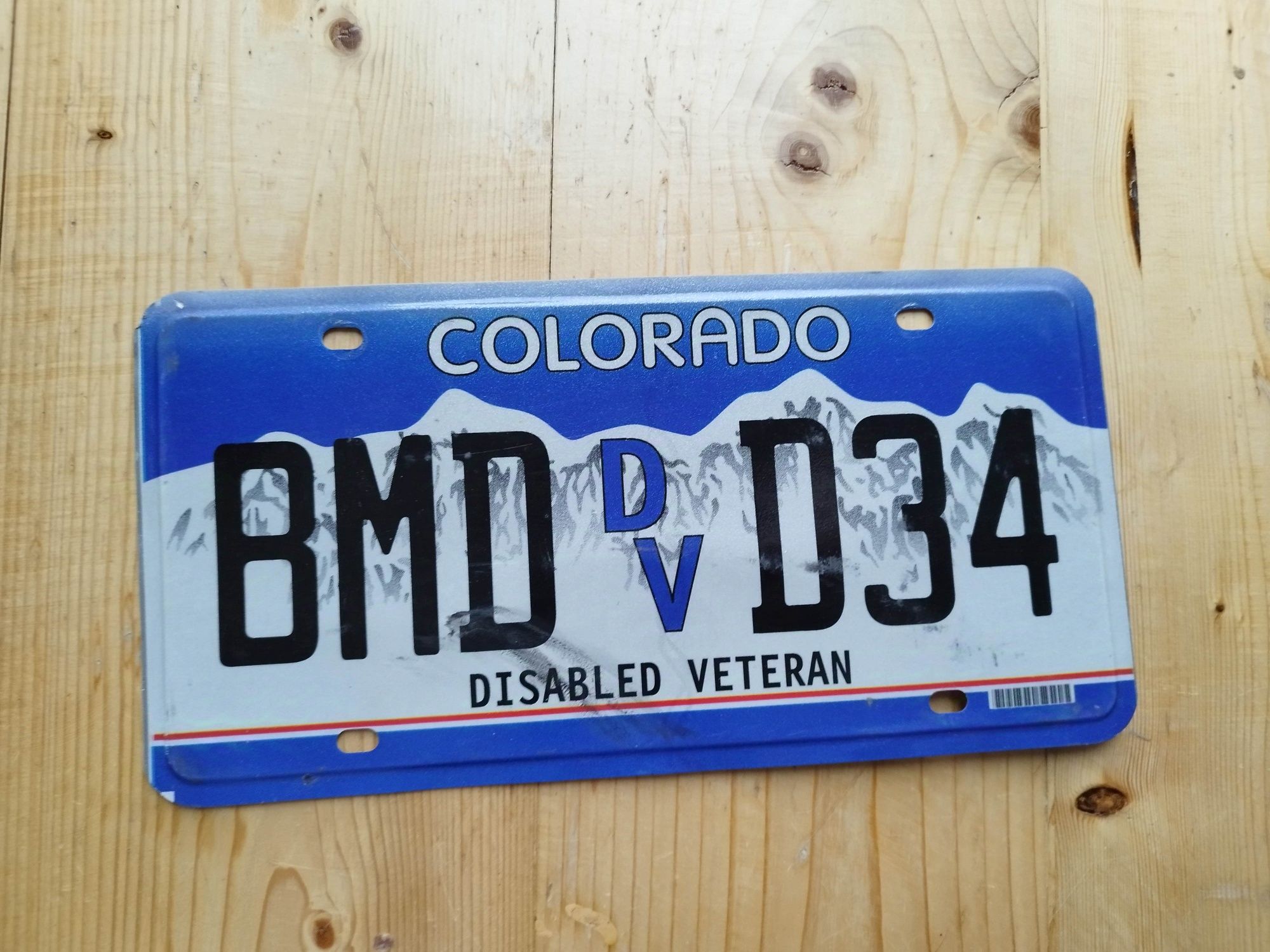 Tablica USA Colorado Veteran lekko podniszczona