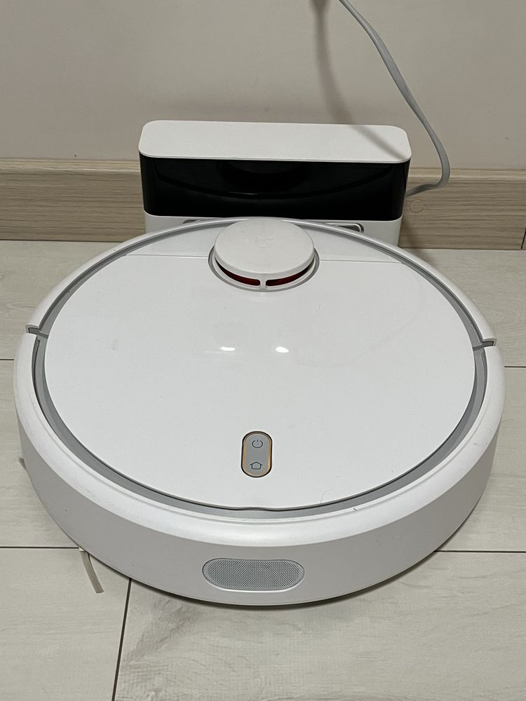 Робот-пилесос Xiaomi Mi Robot Vacuum Cleaner