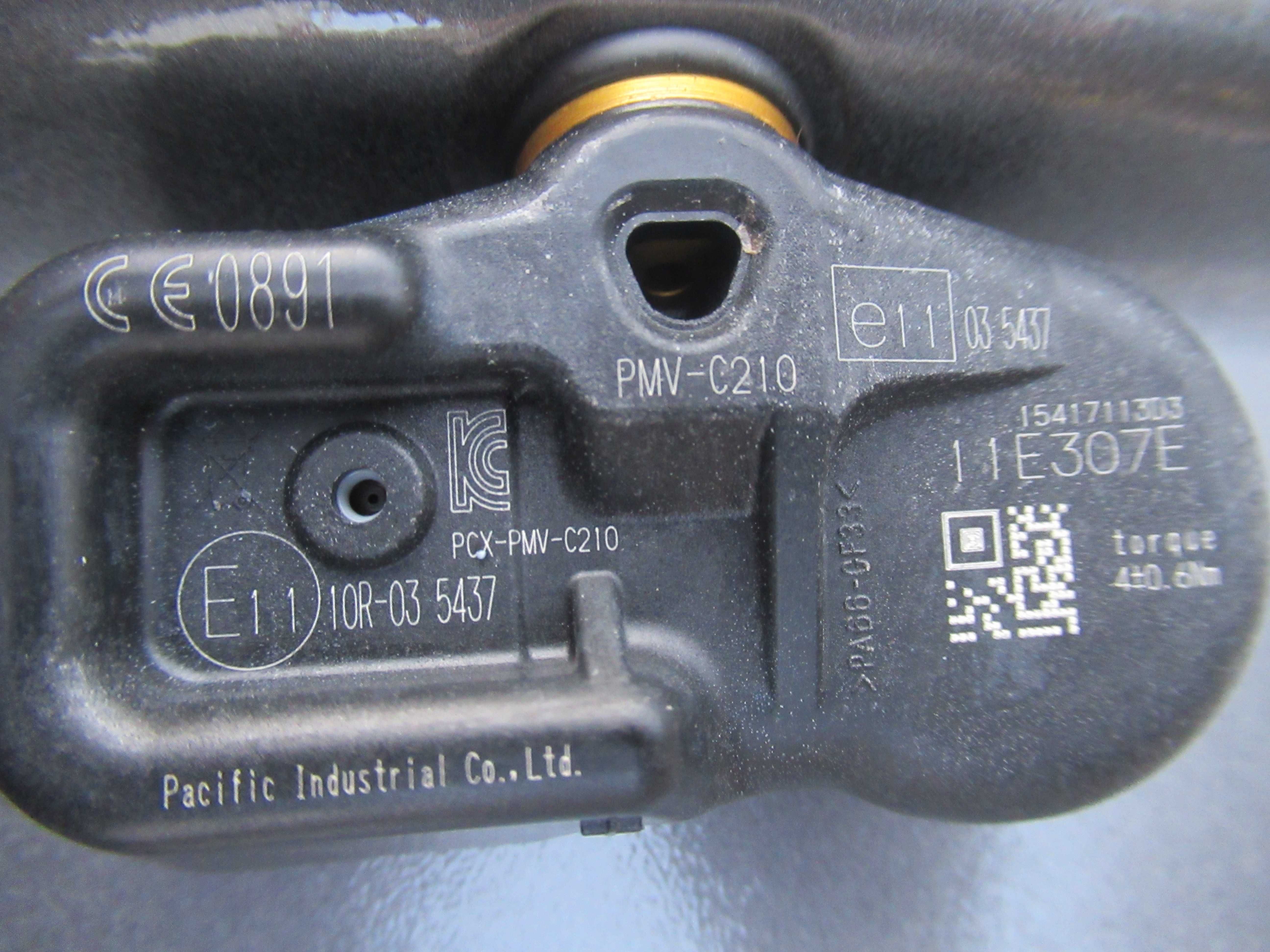 Felgi 17 czujniki TPMS Toyota Avensis Auris Coeolla oryginał HL8104