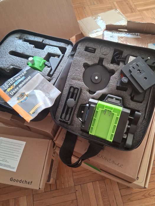 Poziomica laserowa firmy  Maxxlight
