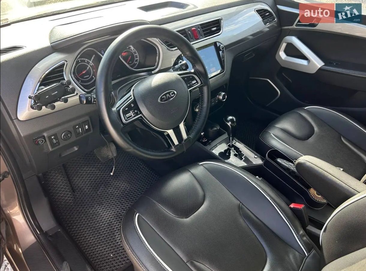 Кроссовер JAC S2 автомобиль 2017г. 1.5л мотор Mitsubishi Газ/Бензин