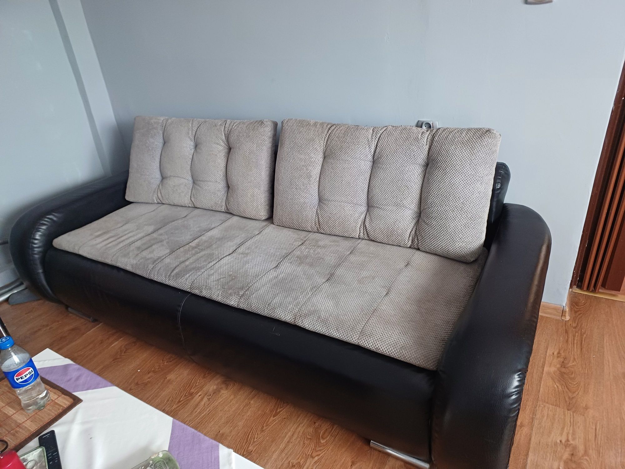 Sofa rozkładana z funkcją spania