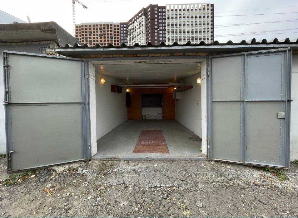 Гараж в ГК Перемога, ул. Полярная 10В. 40 м2