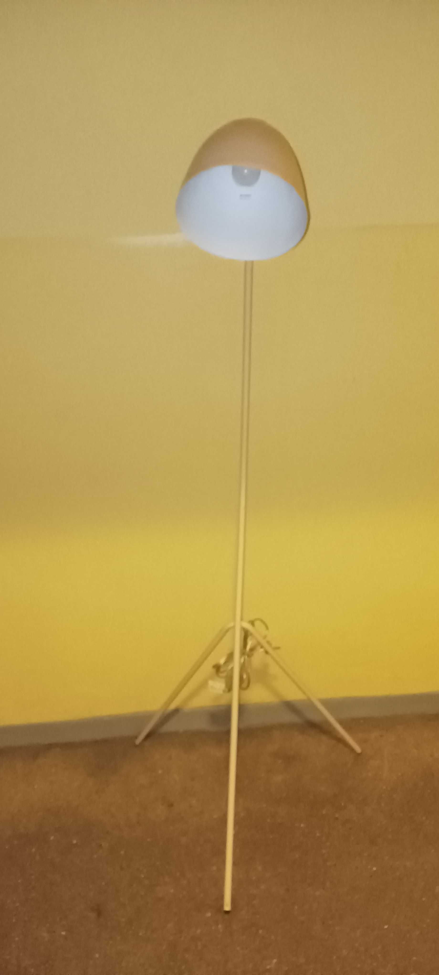 Lampa podłogowa industralna