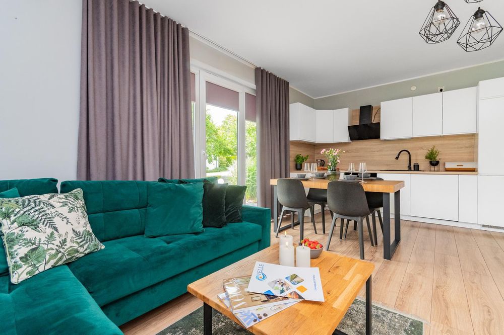 Apartament z tarasem i jaccuzi, wanną i wyjściem na ogród nad morzem w