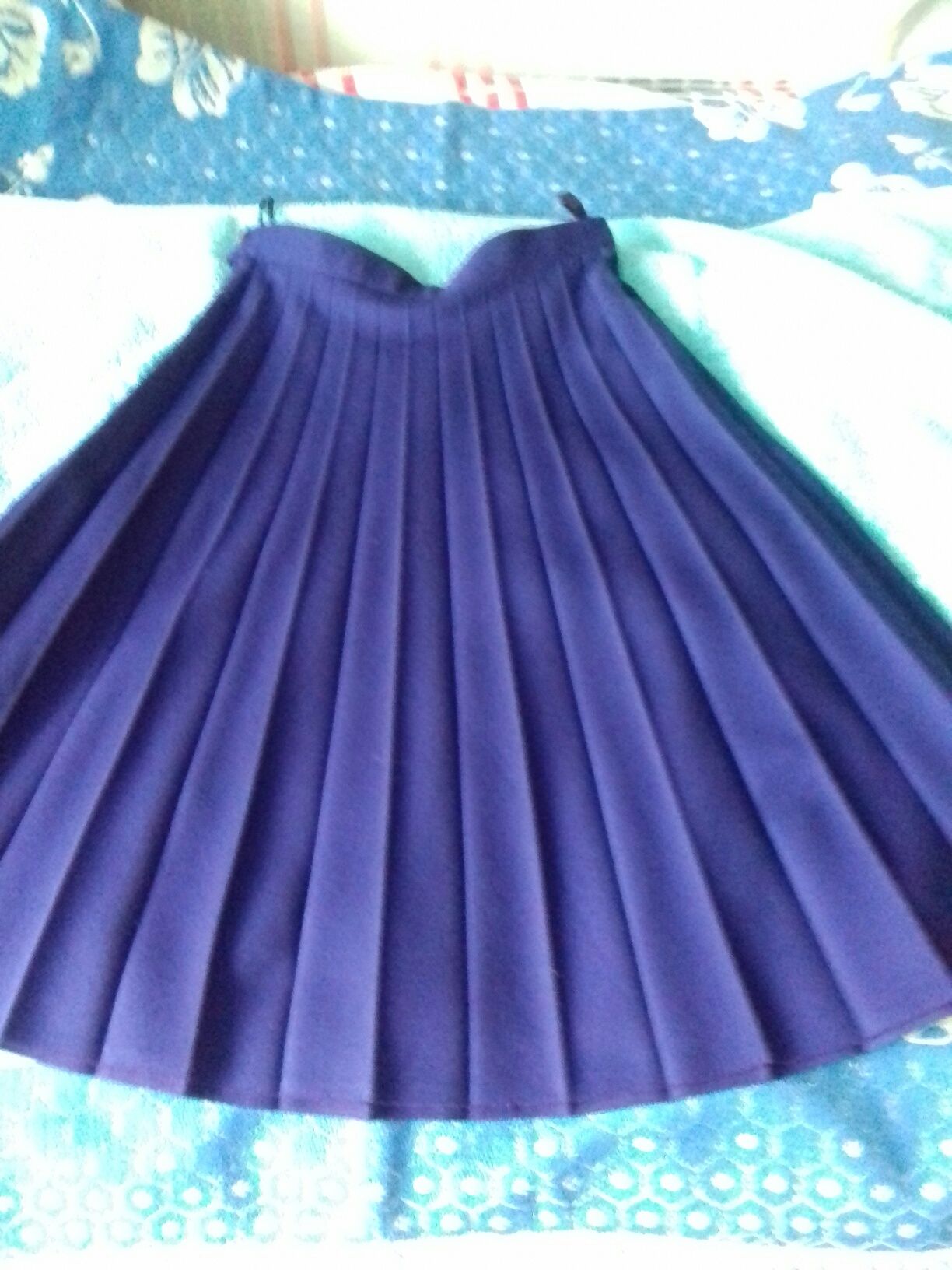 Новые юбки ГДР  кремового и темно синего цвета