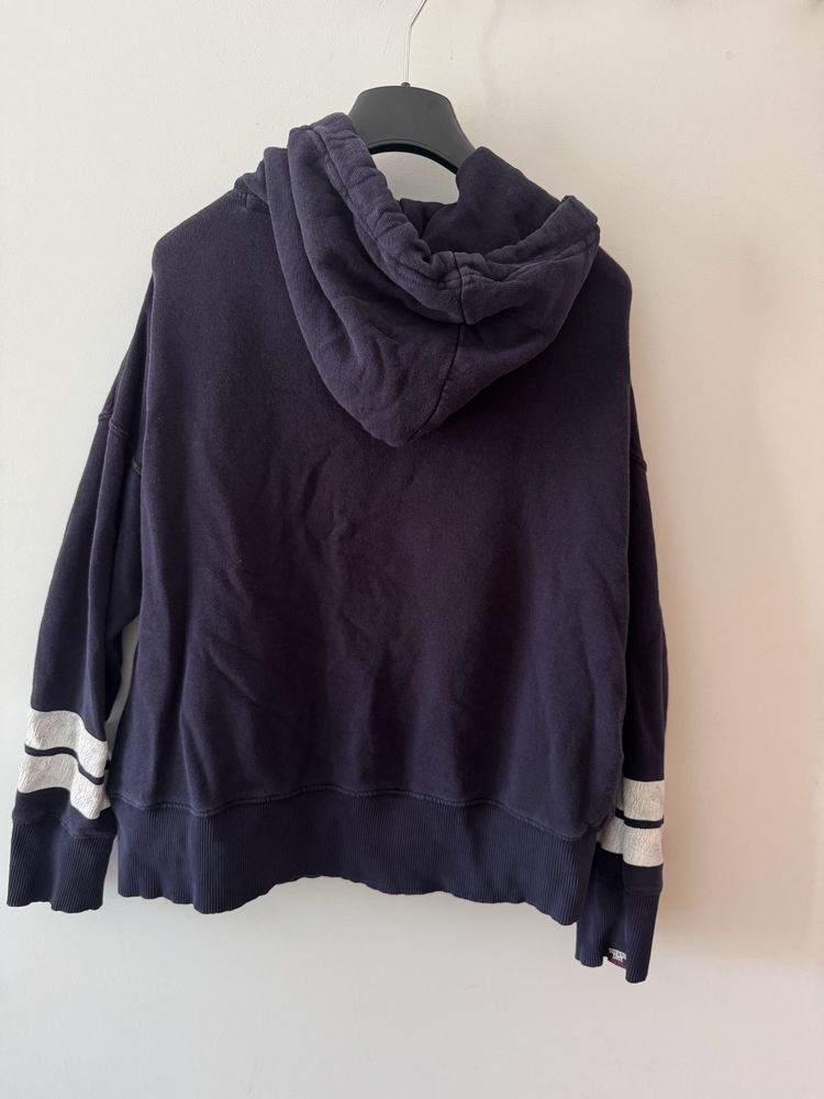 Bluzą superdry granatowa