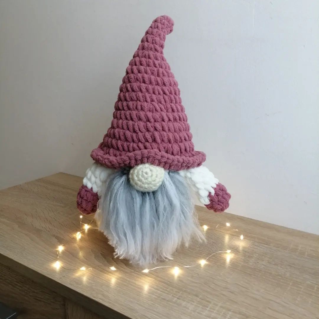 Skrzat świąteczny z różowa czapką handmade