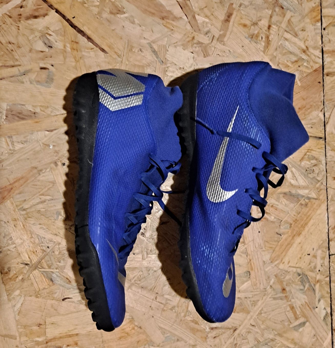 Nike mercator rozmiar 42