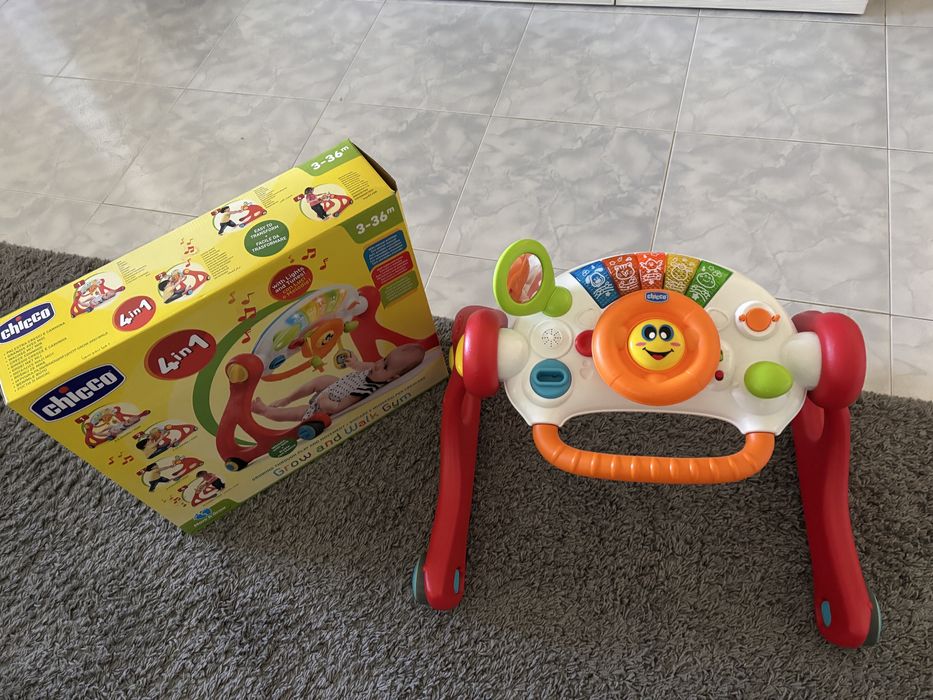 Chicco Brinquedo Ginásio Cresce e Caminha