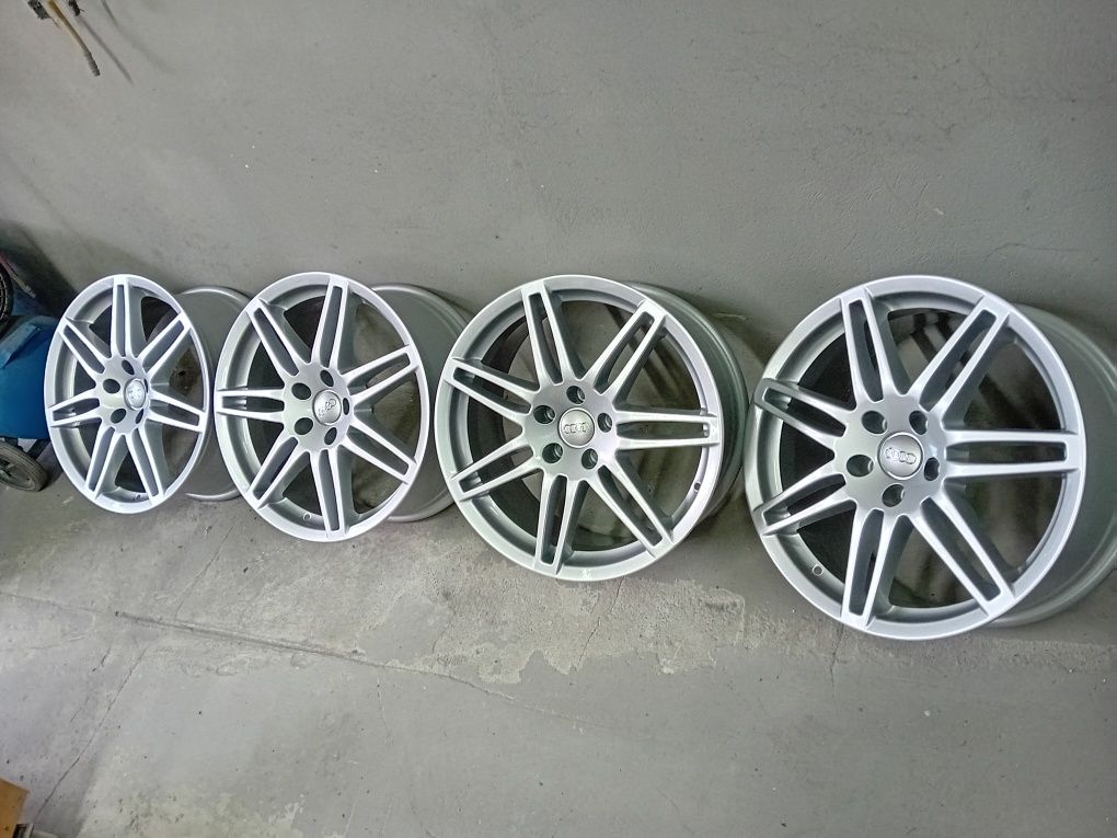 Sprzed Alufelgi R18 RS4 5 x 112 8j et35 nowy lakier 38.