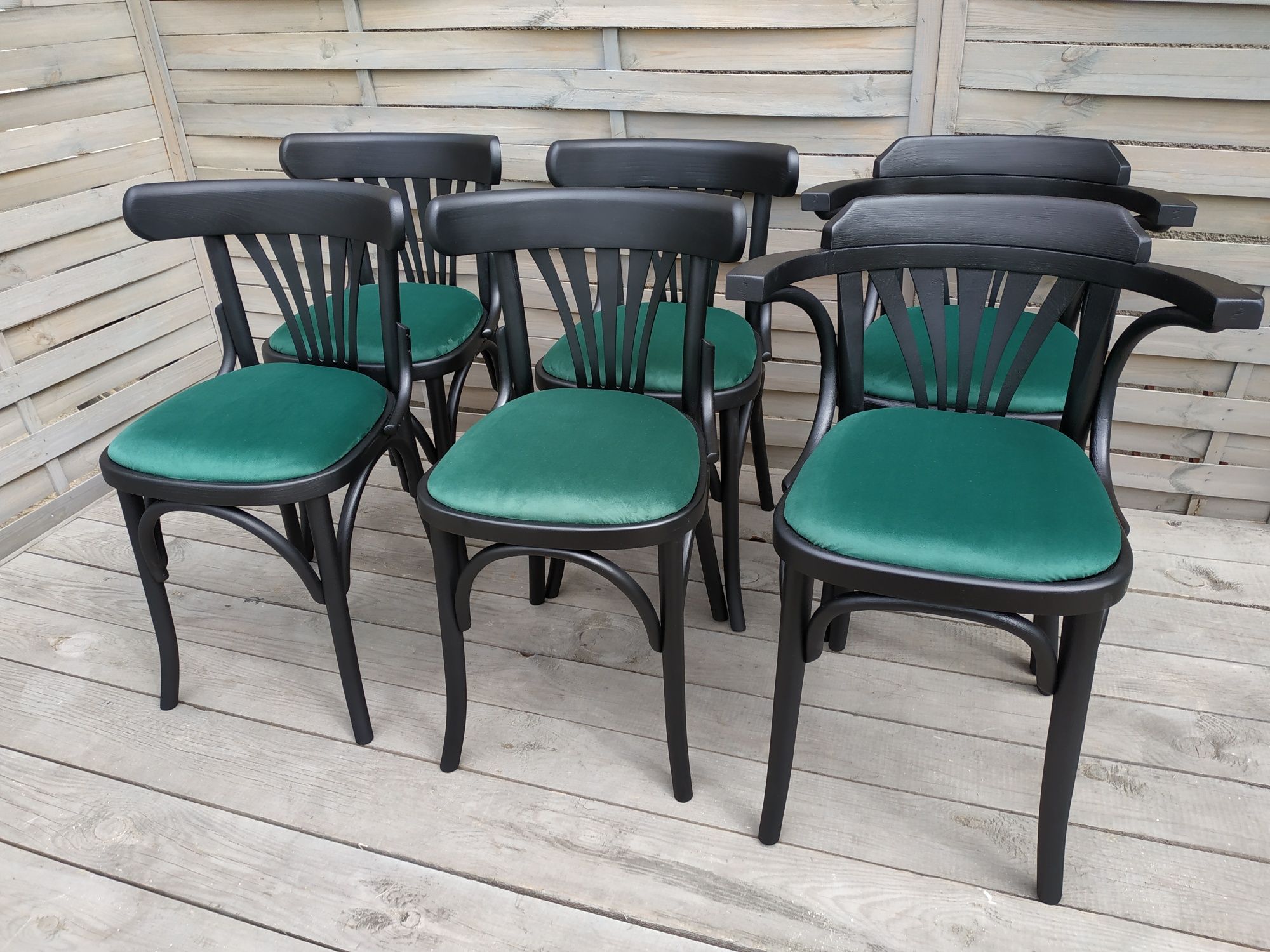 Krzesła Thonet czarne Vintage Loft po renowacji