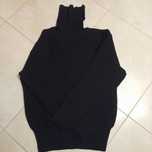 Sweter czarny golf MON