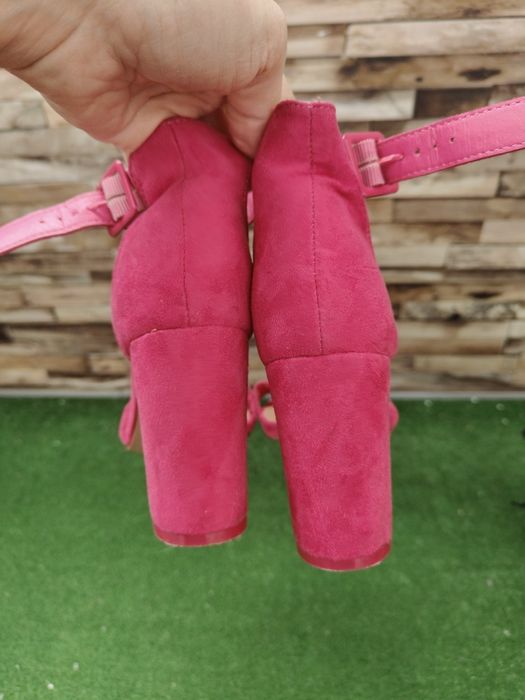 Zestaw butów na obcasie szpilki rozm 36.