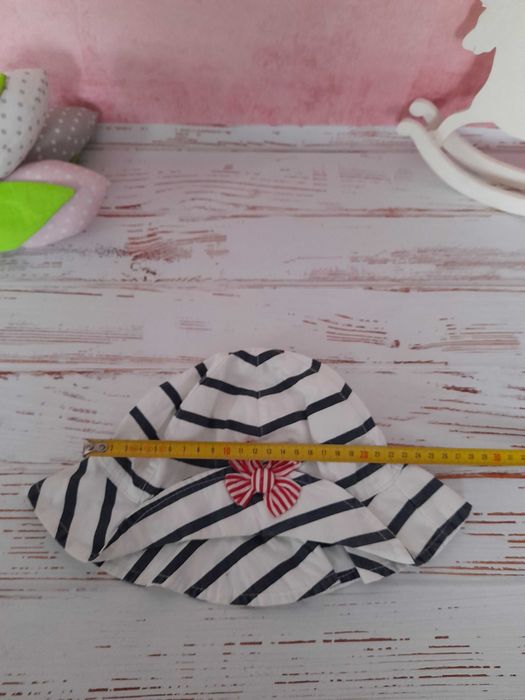 Komplet koszulka marynarska w paski z kapeluszem rozm 98