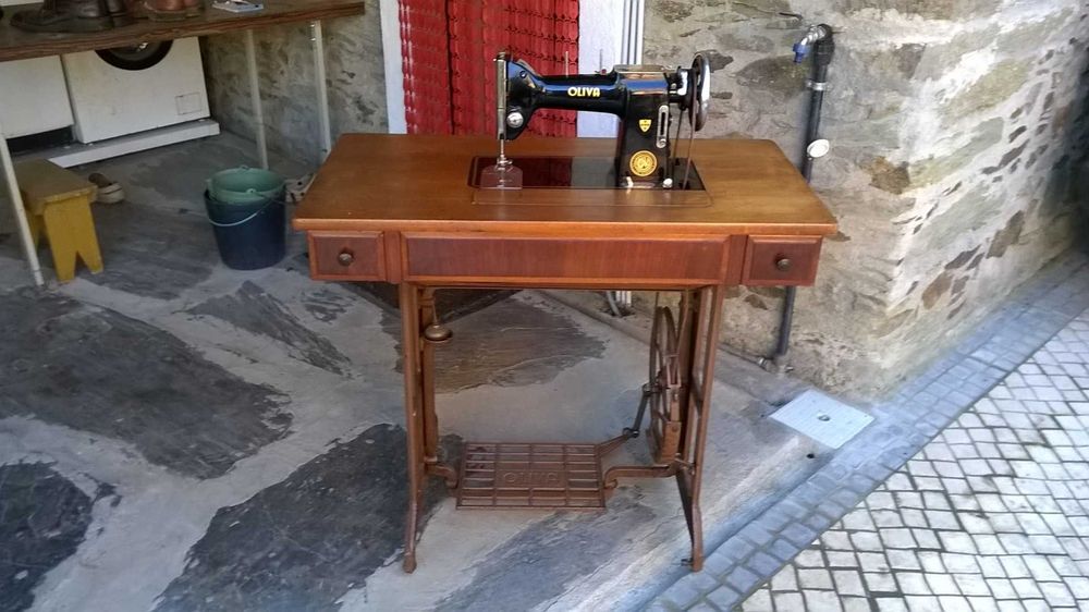 Maquina de costura OLIVA