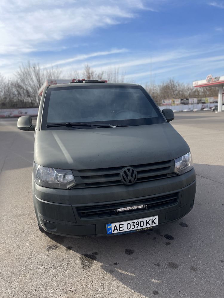 Volkswagen Transporter T5 2010 2.0 TDI броня B4