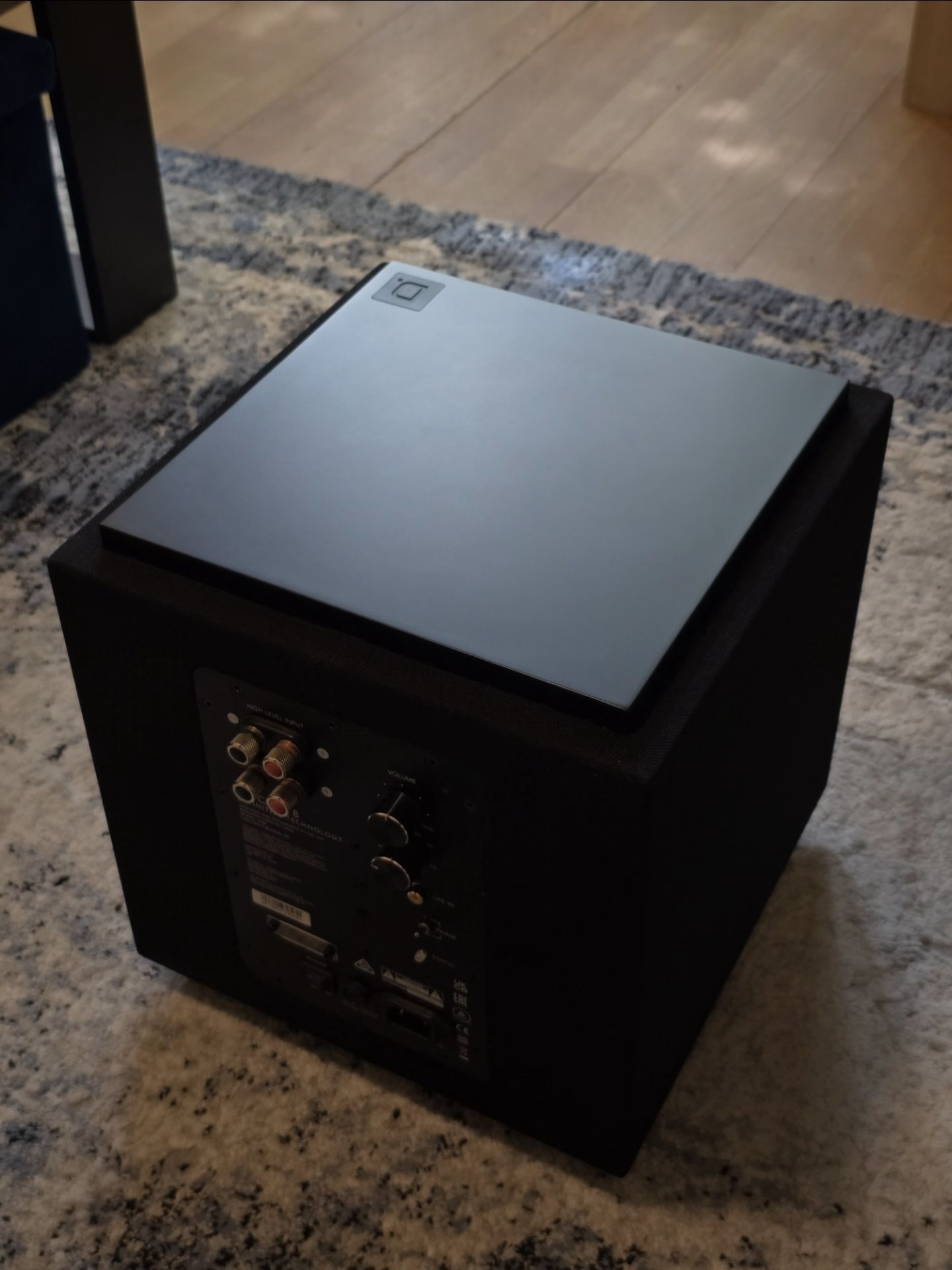 Subwoofer Definitive Technology Descend dn8