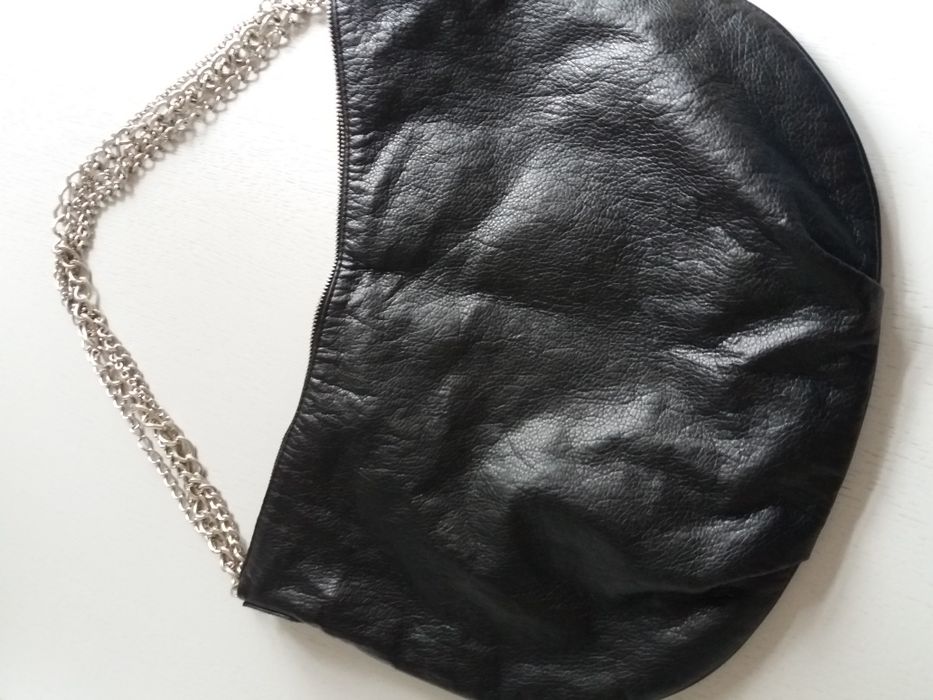 Czarna torebka na łańcuchach. H&M