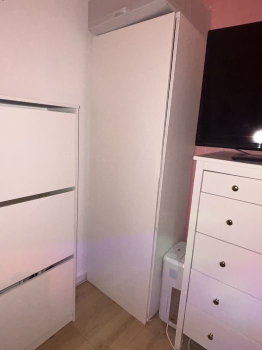 Movel IKEA com arrumação