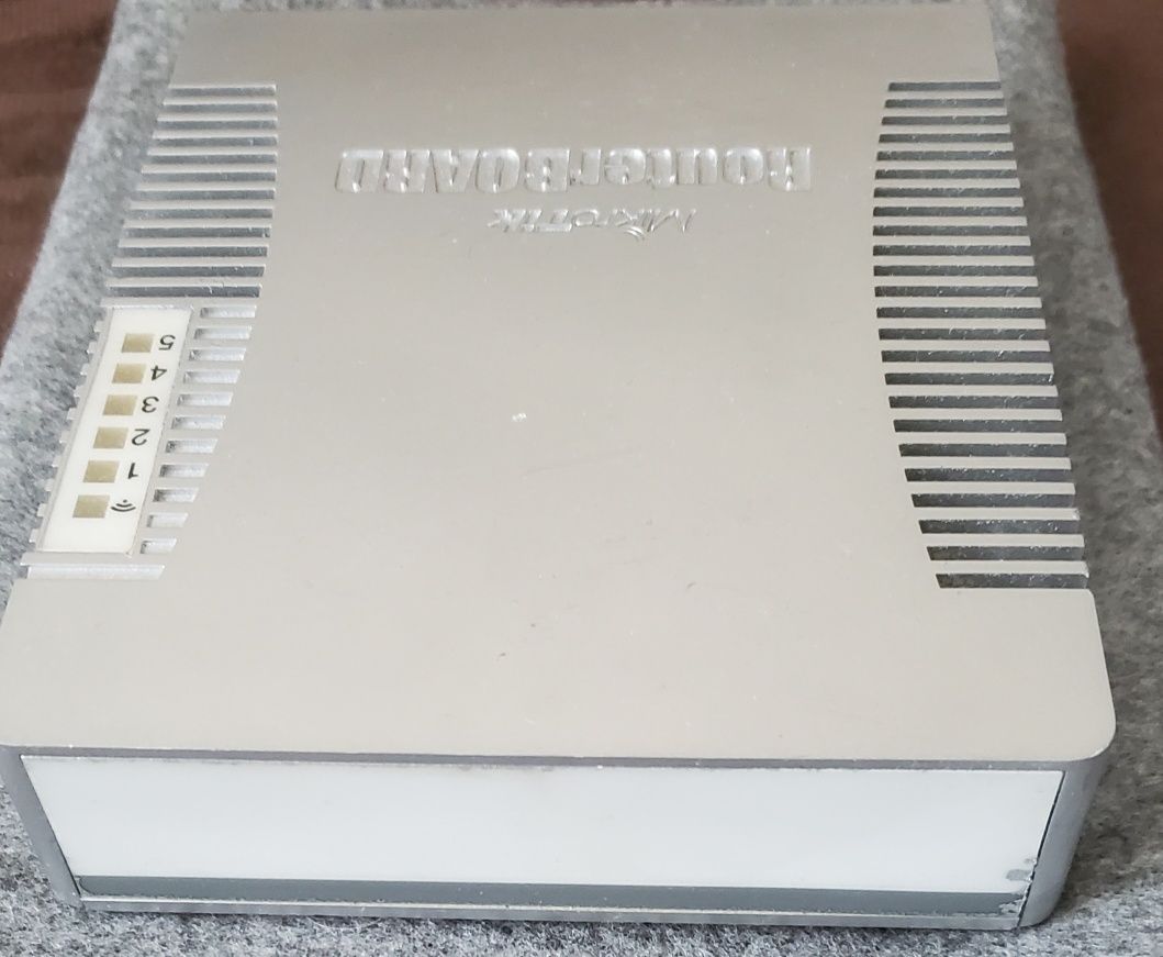 Wi-Fi роутер Mikrotik RB951G-2HD
