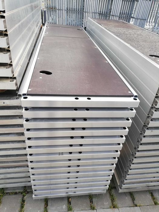 Rusztowanie 45m x 12,4m   558m2