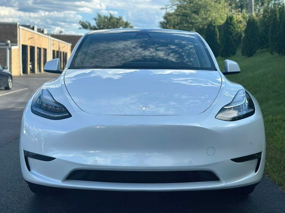 Tesla Model Y Long Range      2020