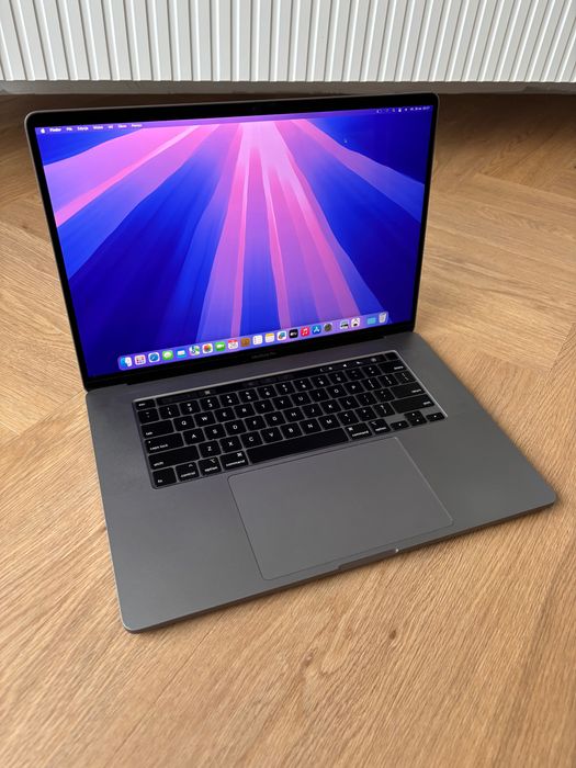 Idealny MacBook Pro 16” 64/1000 GB TOUCH BAR SPACE GRAY 300 cykli