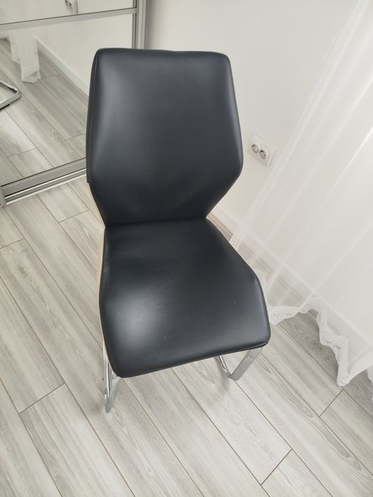 Крісло зі спинкою