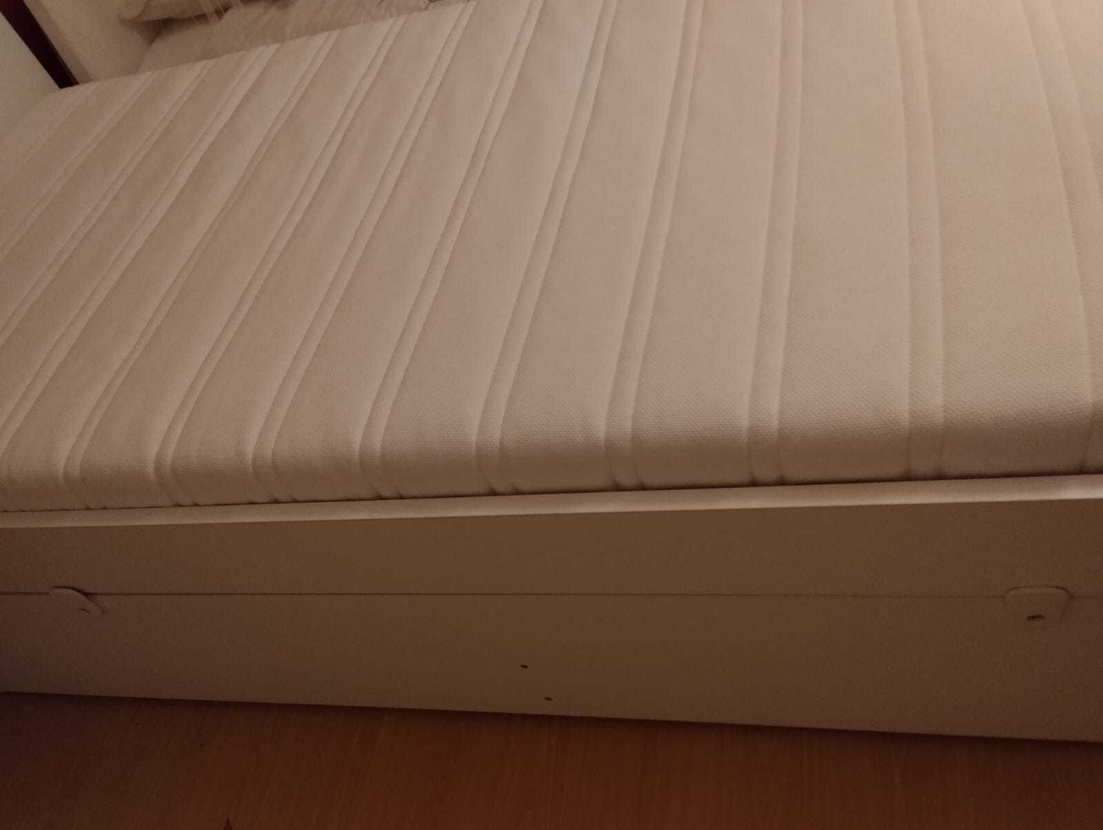 Cama Solteiro 90x200cm + Gaveta com Cama Solteiro 90x200cm e Arrumação