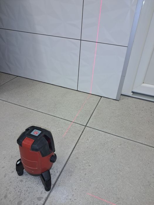 Лазерний рівень Hilti