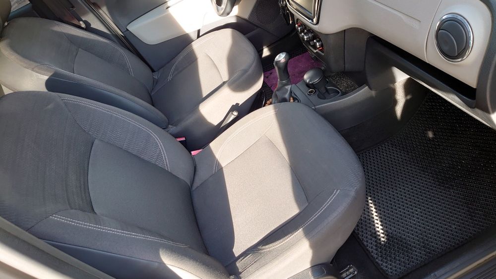 Dacia Lodgy 2012 • 7 місць • ГБО 4 покоління