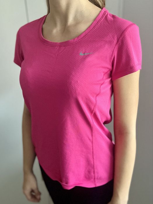 Damska koszulka sportowa Nike - różowa!
