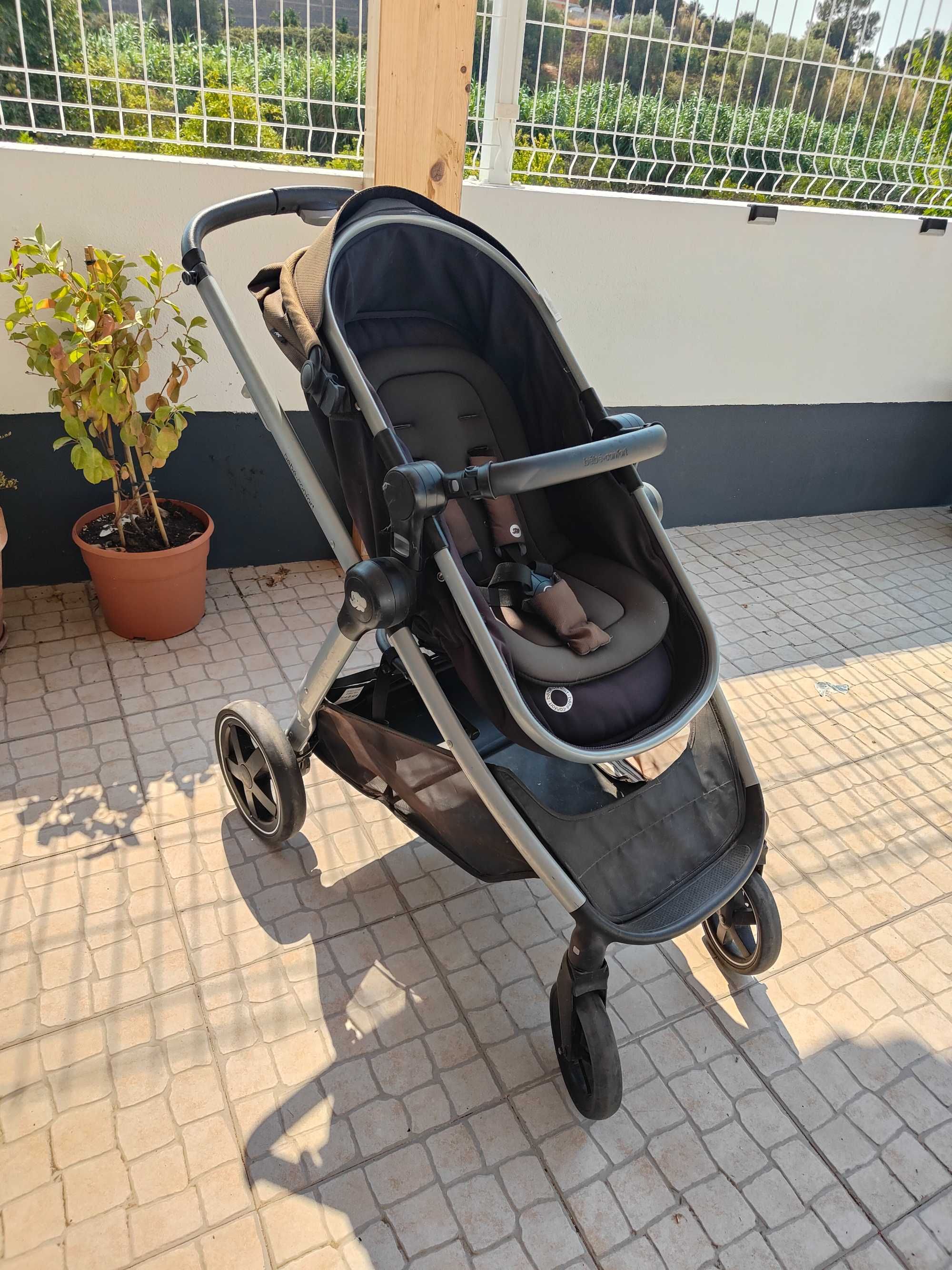 Carro de passeio Maxi Cosi