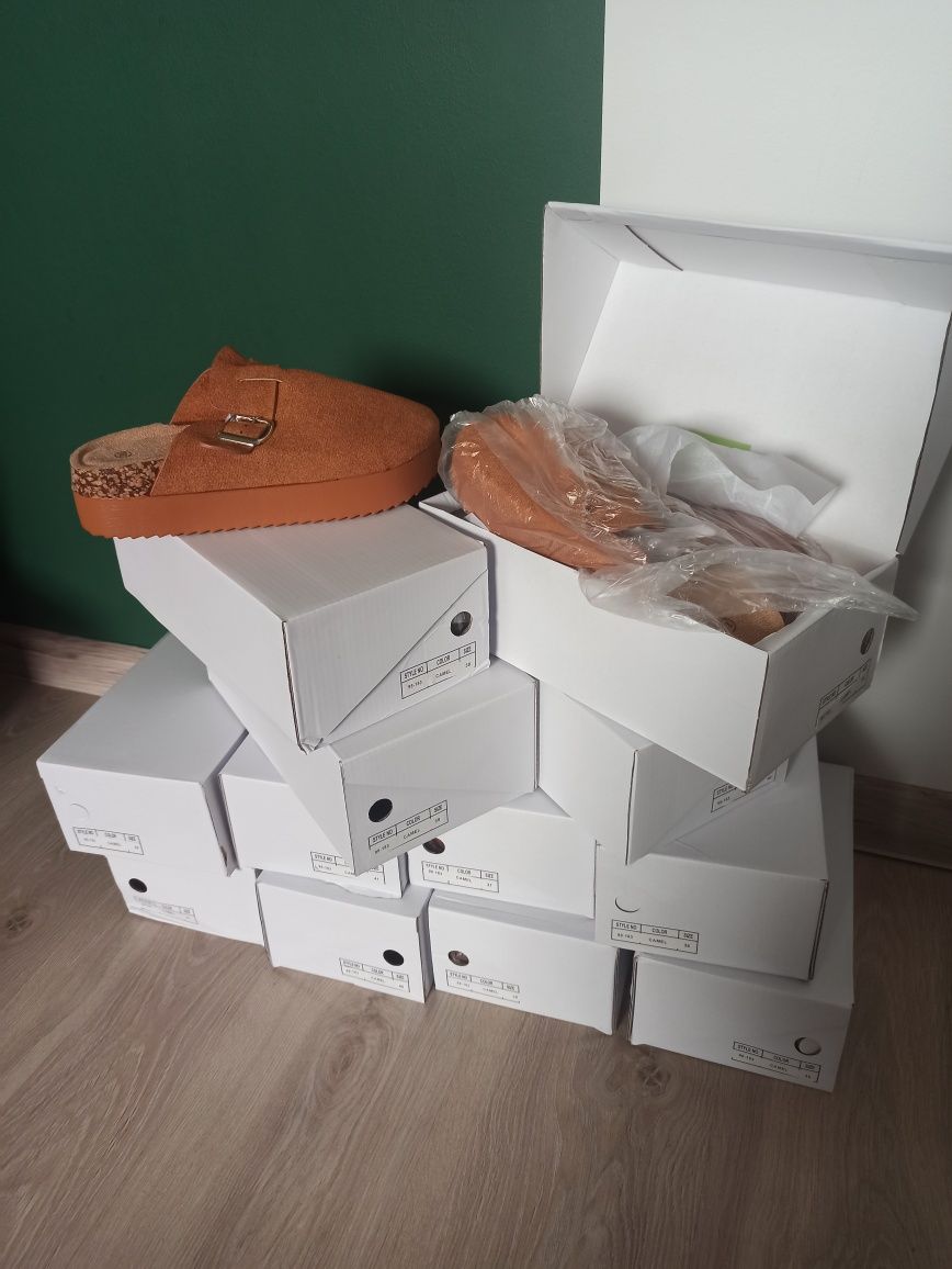 12 par NOWE Klapki damskie zamszowe