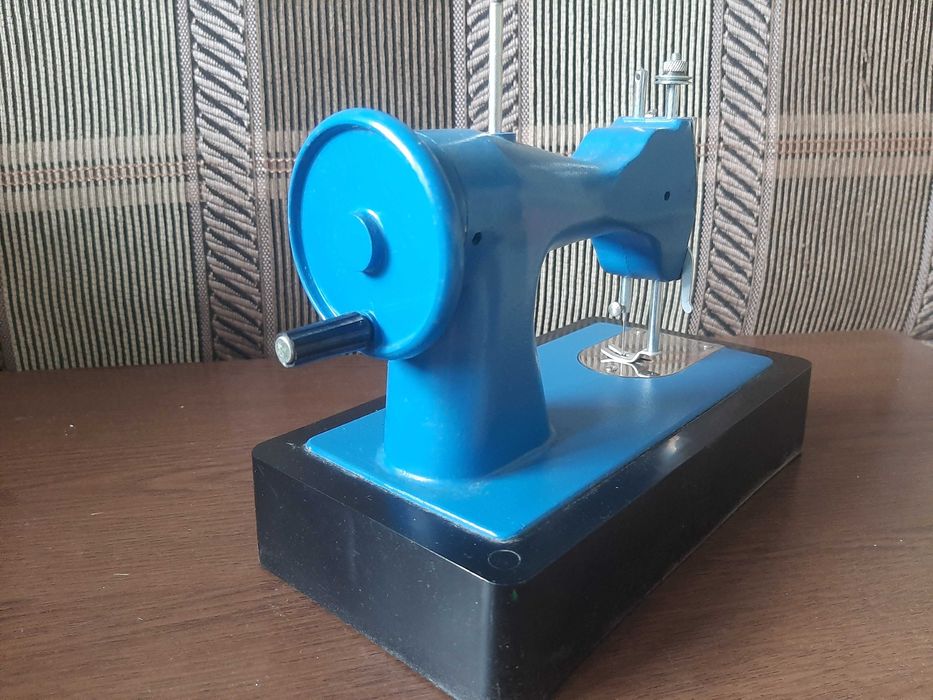 ДШМ 1В дитяча швейна машинка нова