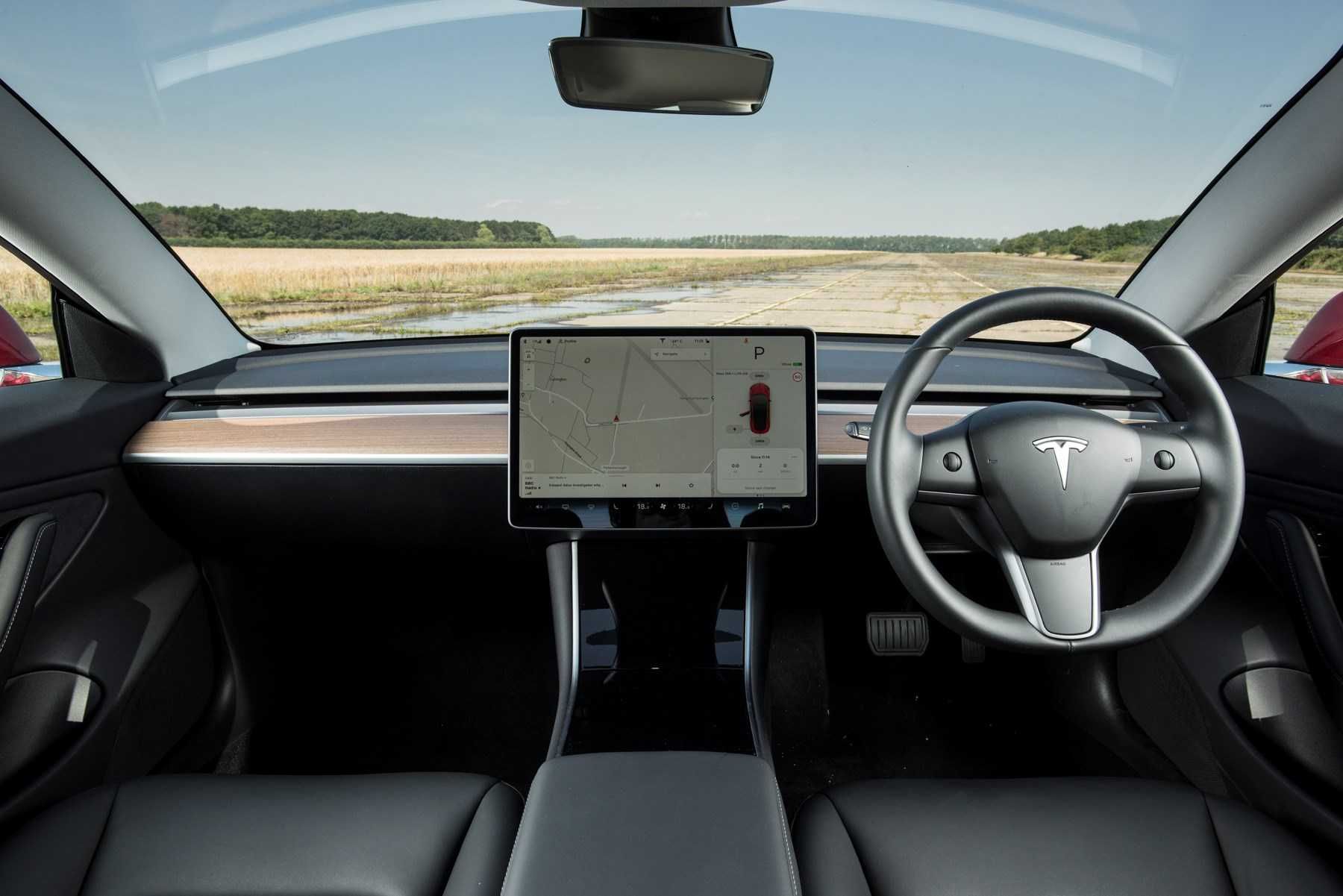 Tesla 3 Performance Wynajmij 3.3s 0-100 / Przejażdżka / Doba / Weekend